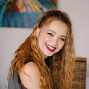 Featured author image: honlap_video_hosszabb